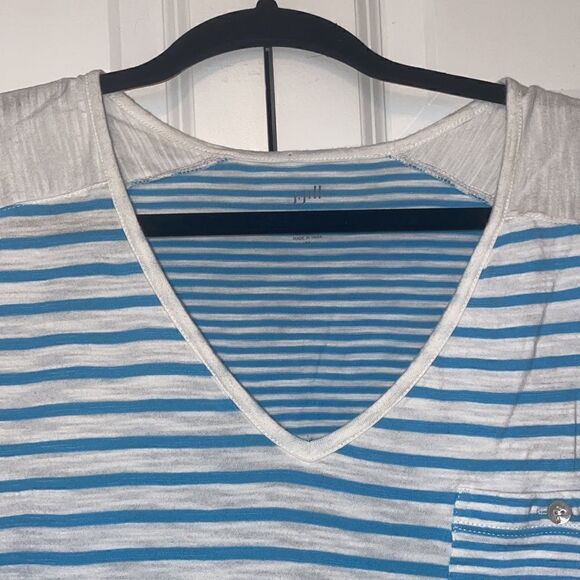 J. Jill V neck T-shirt - Picture 4 of 6